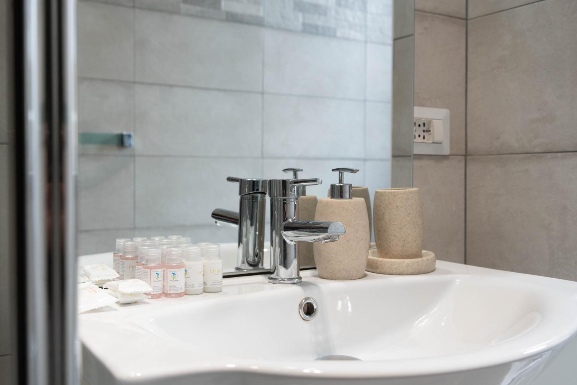Suite 12 Milano Centro Parking Free Bagian luar foto