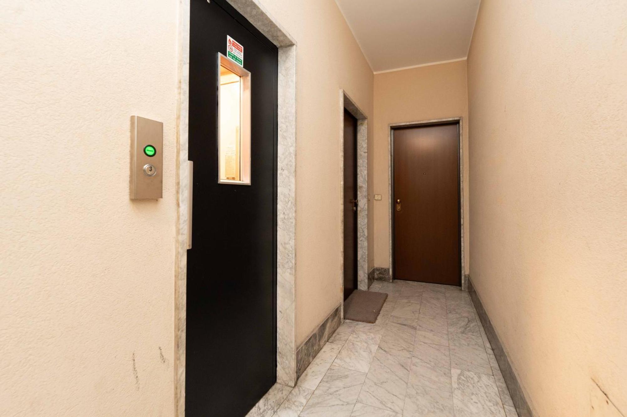 Suite 12 Milano Centro Parking Free Bagian luar foto